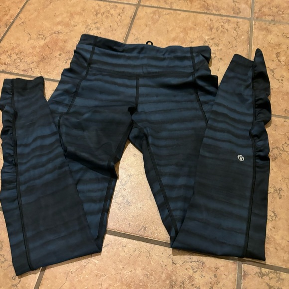 Lululemon Speed Tight III in good vibes navy print size 4 - Picture 2 of 7